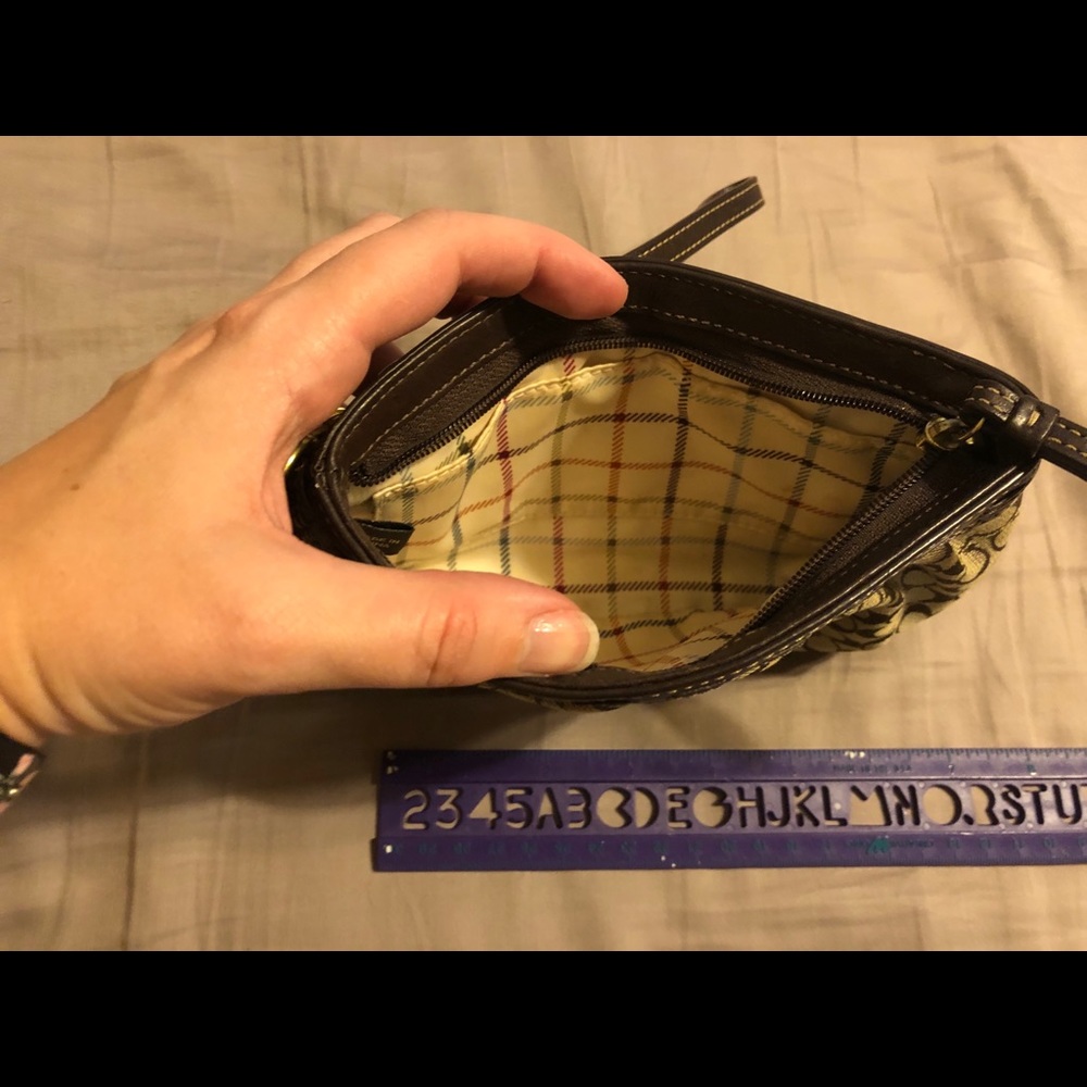 Coach wristlet - Picture 3 of 3
